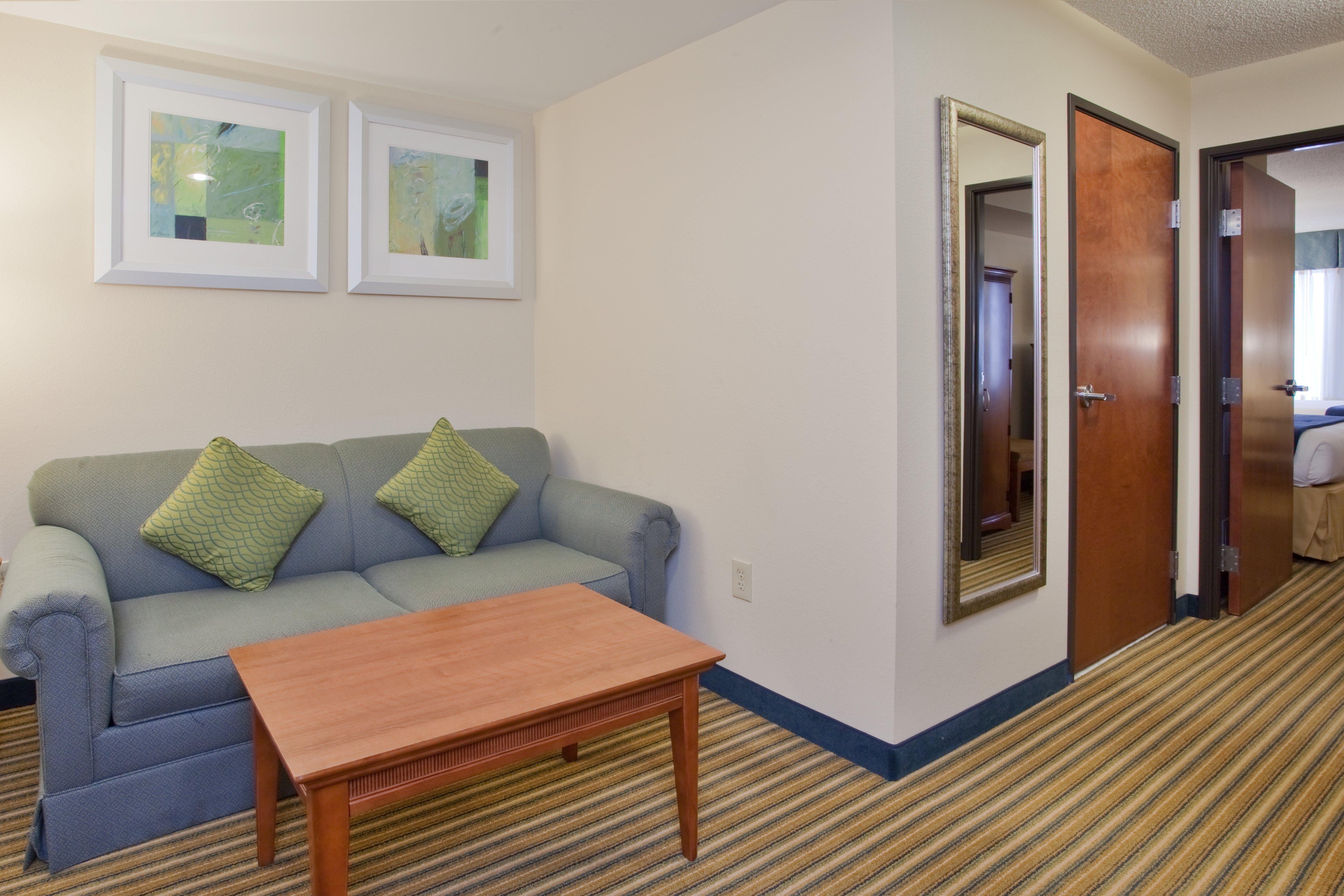 Holiday Inn Express Hotel & Suites Fredericksburg By Ihg Εξωτερικό φωτογραφία