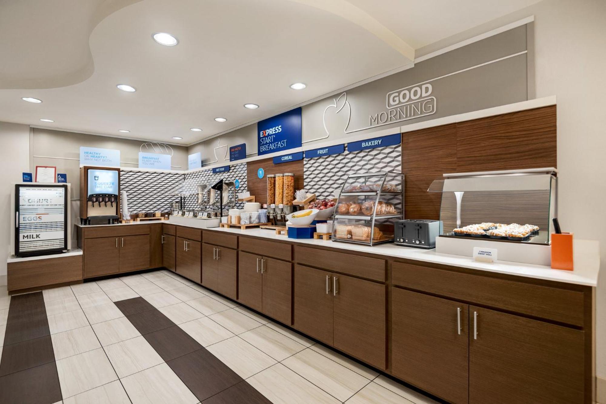 Holiday Inn Express Hotel & Suites Fredericksburg By Ihg Εξωτερικό φωτογραφία