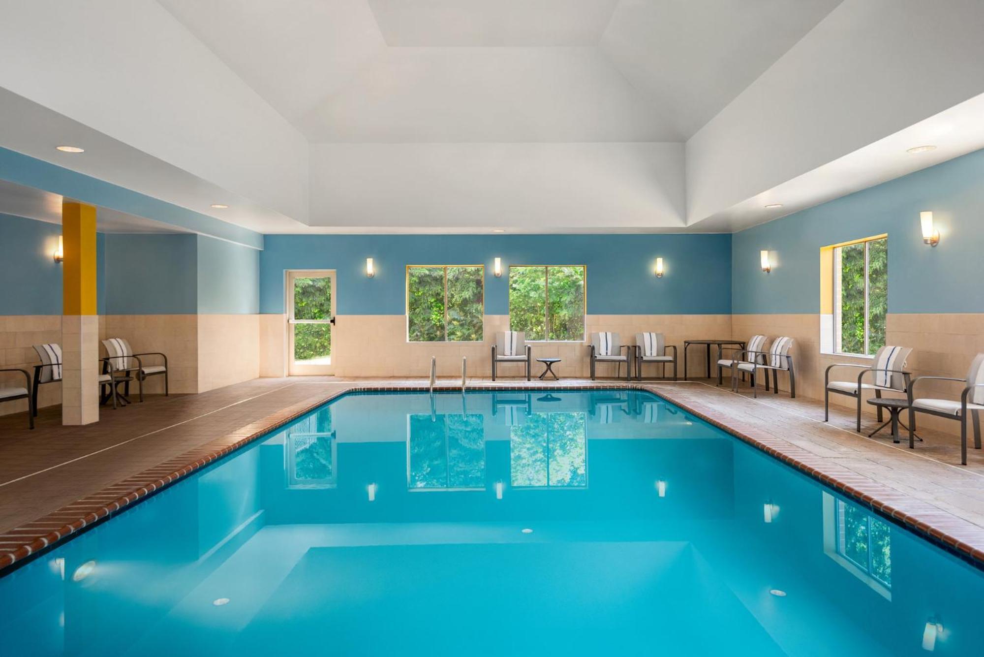 Holiday Inn Express Hotel & Suites Fredericksburg By Ihg Εξωτερικό φωτογραφία