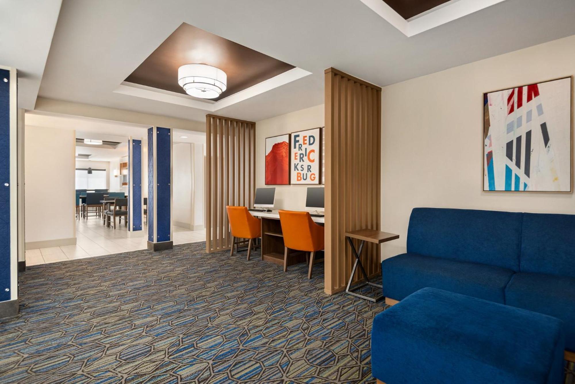 Holiday Inn Express Hotel & Suites Fredericksburg By Ihg Εξωτερικό φωτογραφία