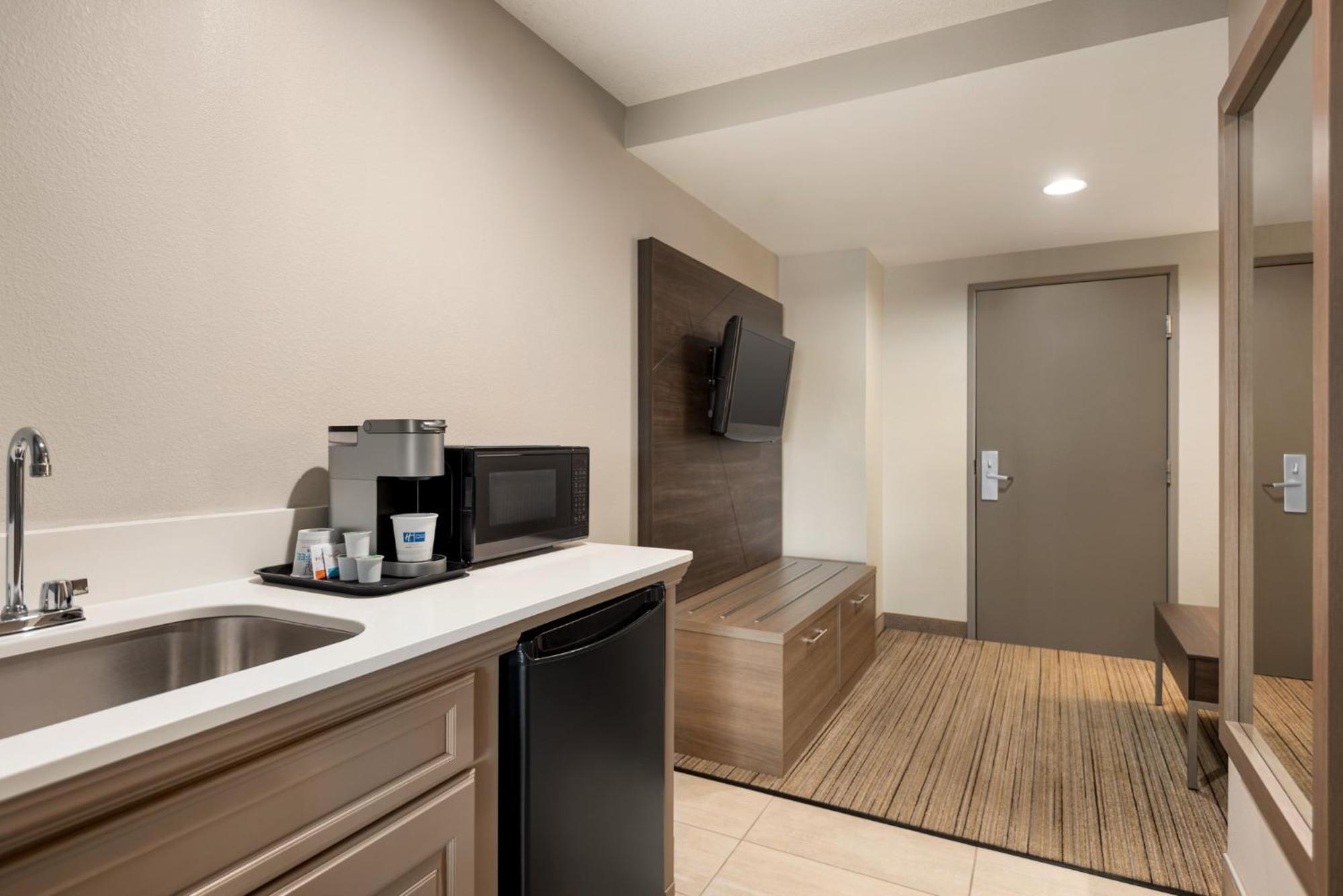 Holiday Inn Express Hotel & Suites Fredericksburg By Ihg Εξωτερικό φωτογραφία