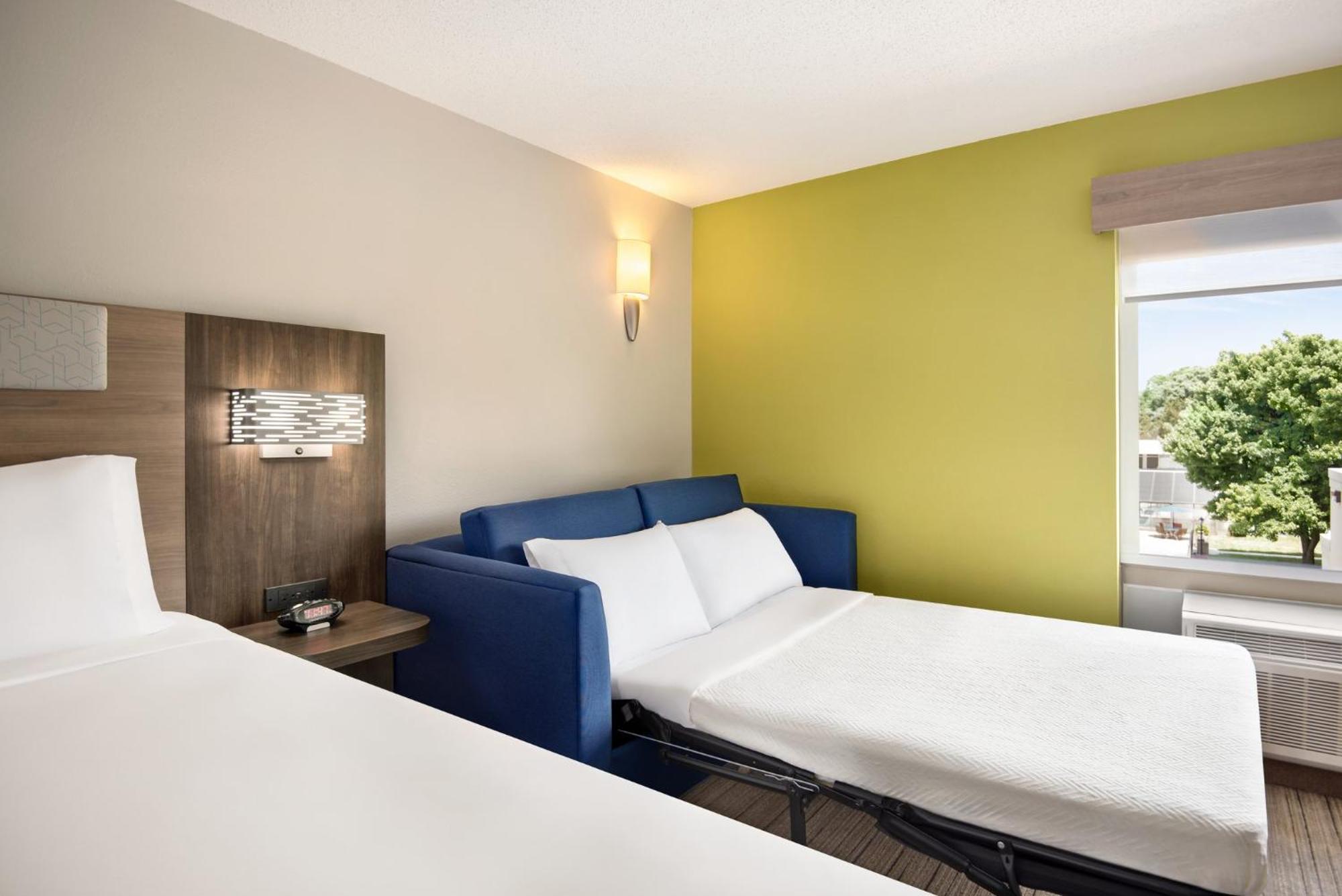 Holiday Inn Express Hotel & Suites Fredericksburg By Ihg Εξωτερικό φωτογραφία